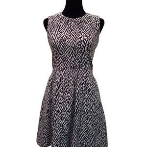 Made-Well, High-line Duet Dress, Elegant Black and White,Jagged Patterned Dress.